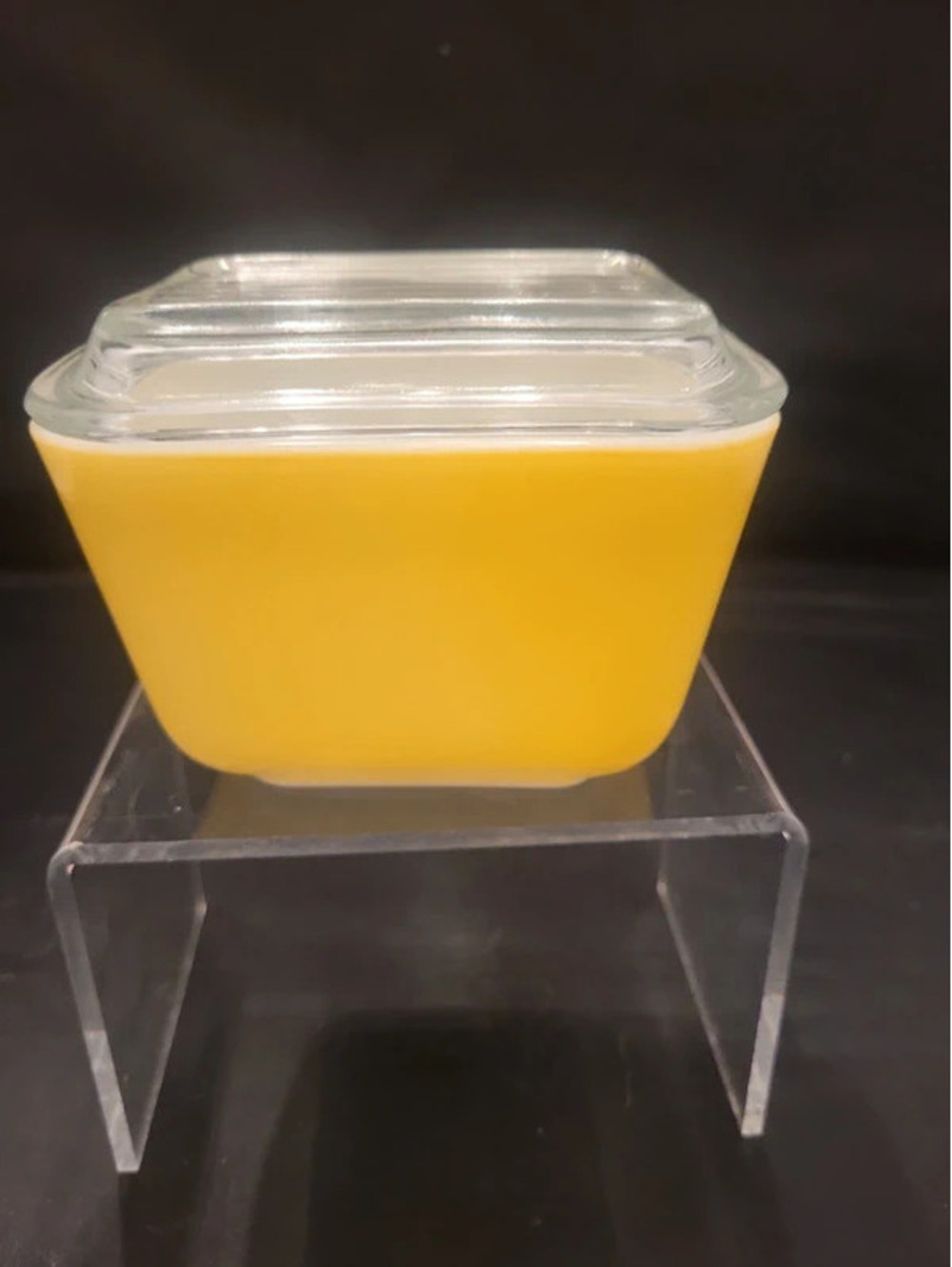 PYREX #501 bite yellow refrigerator dish